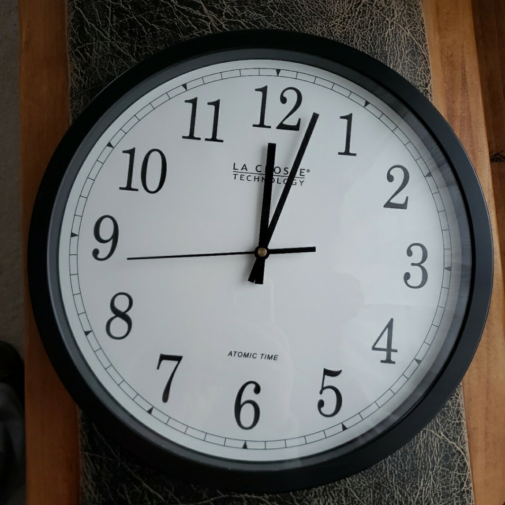 New factory sealed La Crosse Atomic Wall Clock 14 inches Diameter